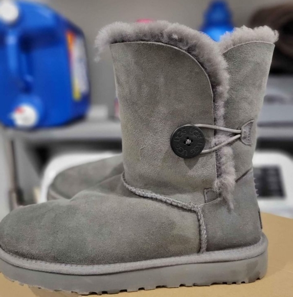Ugg bailey button short boots - Picture 2 of 7